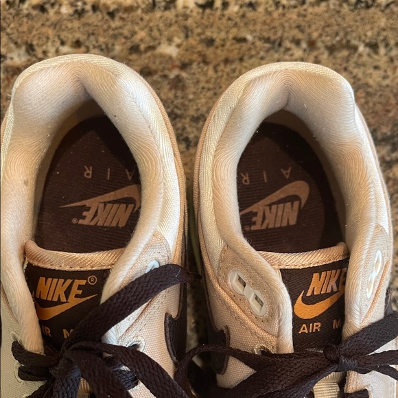 Nike Women’s Air Max 1 87’ Sneaker Beige with Leopard Print and Black Swoosh - Picture 3 of 6